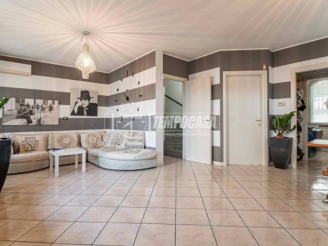 Villa Schiera in vendita a Origgio, Lombardia