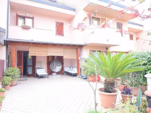 Villa Schiera in vendita a Ornago, Lombardia