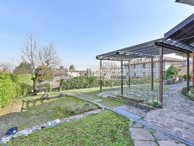 Villa Schiera in vendita a Orsenigo, Lombardia