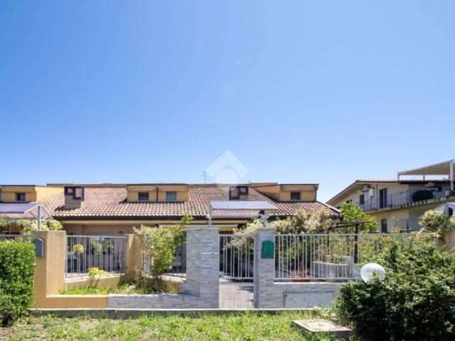 Villa Schiera in vendita a Ortona, Abruzzo