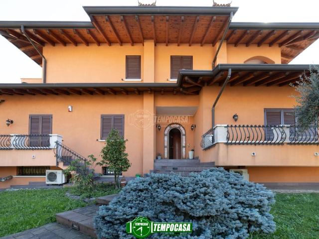 Villa Schiera in vendita a Osio Sotto, Lombardia