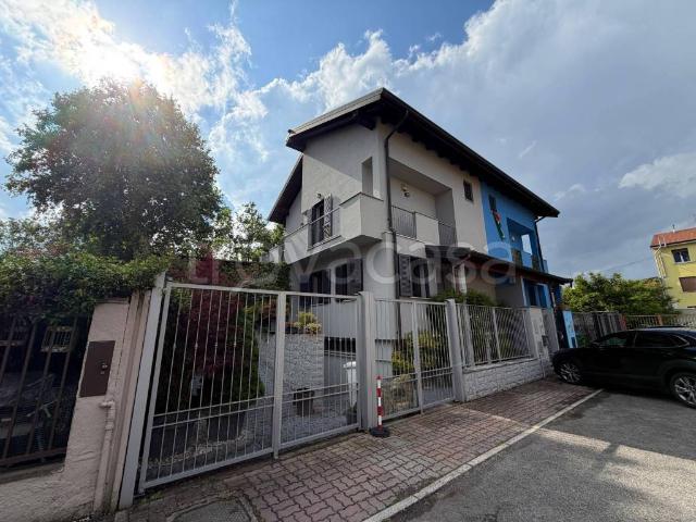 Villa Indipendente in vendita a Pantigliate, Lombardia