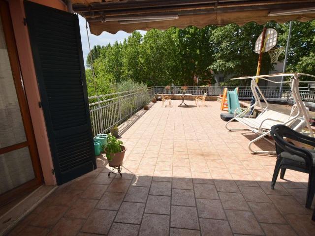 Villa Schiera in vendita a Ponte San Giovanni, Cenerente