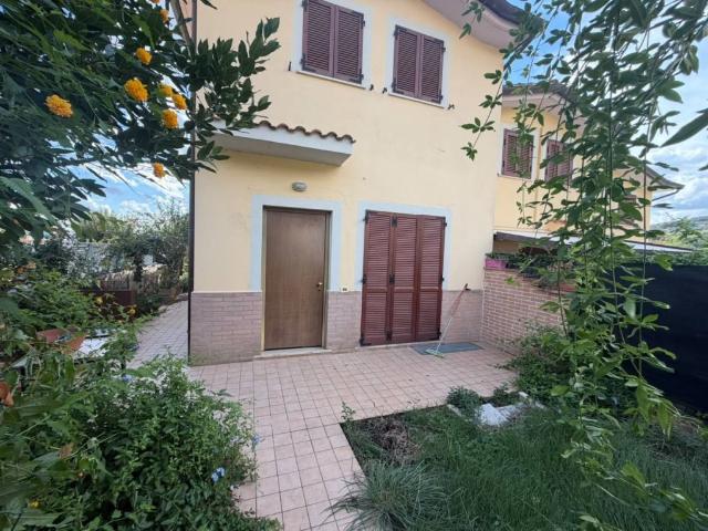 Villa Schiera in vendita a Ponte Felcino, Perugia