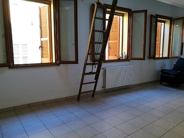 Villa Schiera in vendita a Centro Storico, Marche