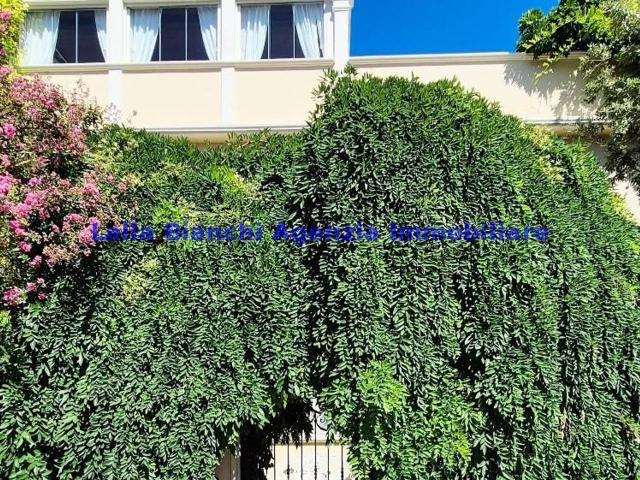 Villa Schiera in vendita a Loreto, Marche