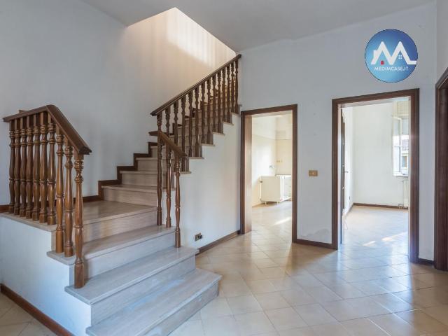 Villa Schiera in vendita a Loreto, Marche