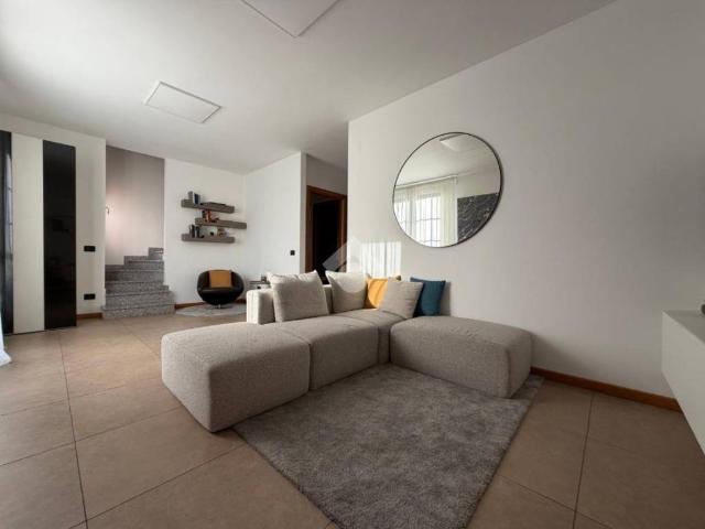 Villa Schiera in vendita a Bornago, Pessano con Bornago