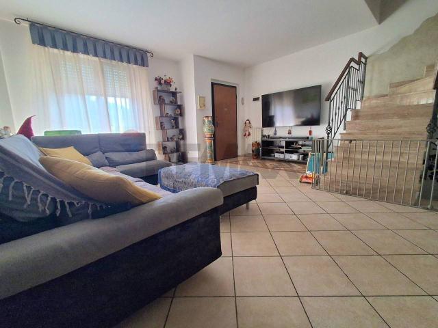 Villa Schiera in vendita a Ghiaccioni, Piombino