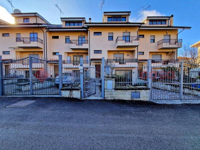 Villa Schiera in vendita a Pizzoli, Abruzzo