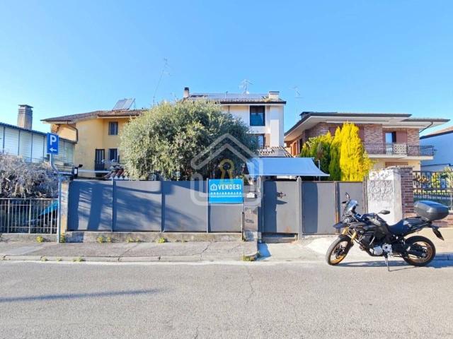 Villa Schiera in vendita a Pocenia, Friuli-Venezia Giulia
