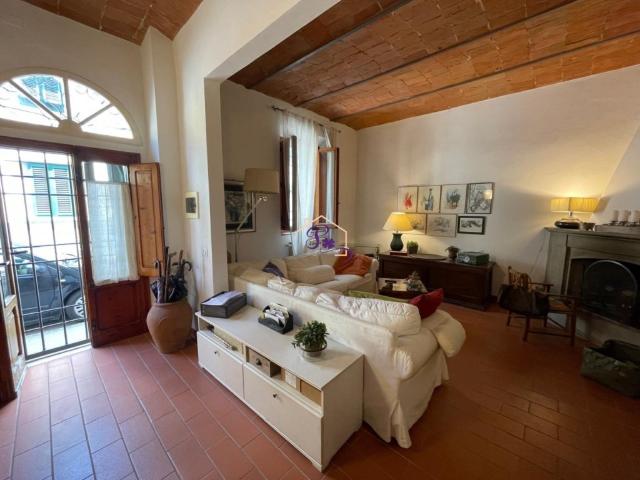 Villa Schiera in vendita a Poggio A Caiano, Toscana