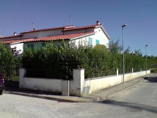 Villa Schiera in vendita a Santa Lucia, Pontedera