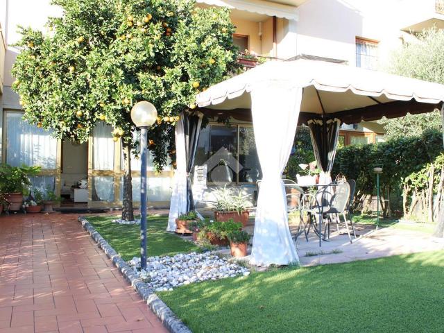 Villa Schiera in vendita a Prato, Toscana