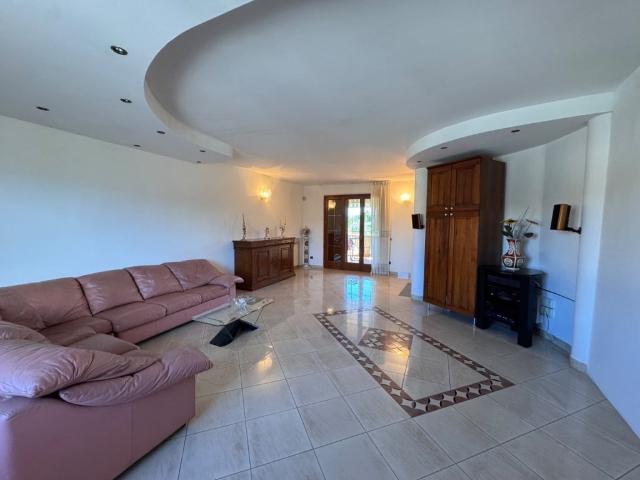 Villa Schiera in vendita a Prato, Toscana