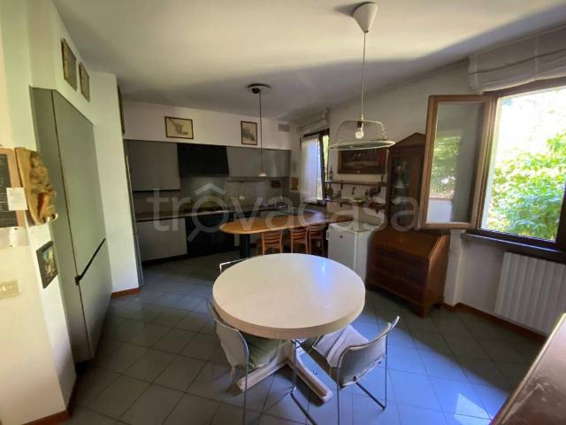 Villa Schiera in vendita a Le Badie, Prato