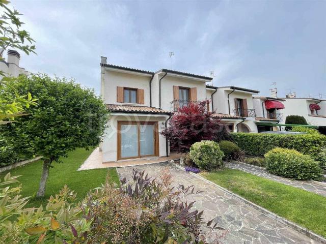Villa Schiera in vendita a Pravisdomini, Friuli-Venezia Giulia
