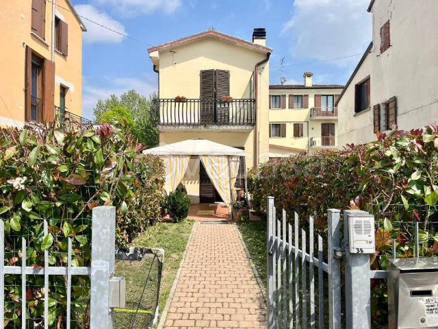 Villa Schiera in vendita a Quistello, Lombardia