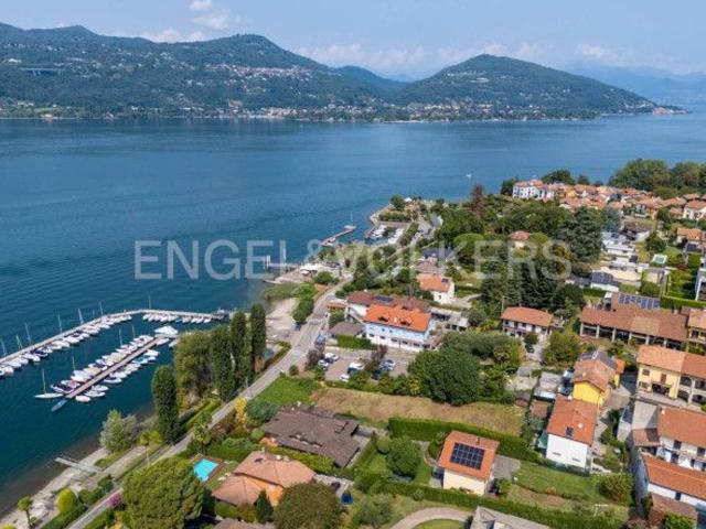 Villa Schiera in vendita a Ranco, Lombardia