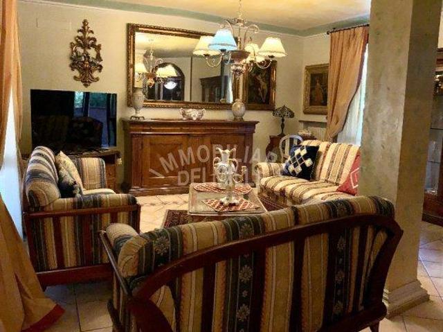 Villa Schiera in vendita a San Giacomo esterna, Re