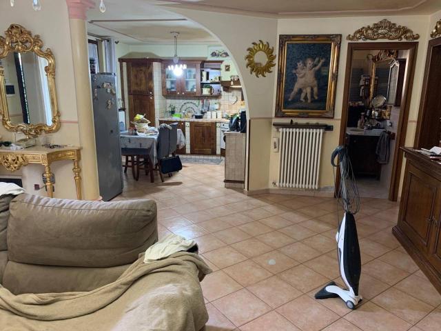 Villa Schiera in vendita a Massenzatico, Re