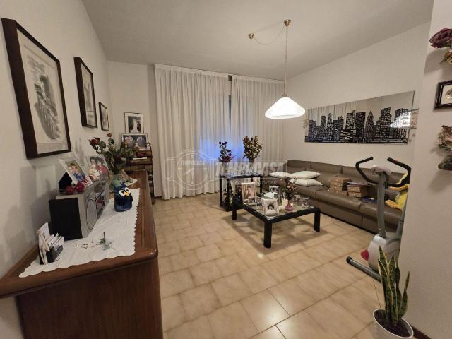 Villa Schiera in vendita a Regina Pacis, Re
