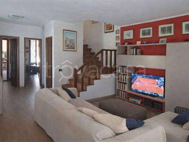 Villa Schiera in vendita a Spirito Santo-Orologio, Re