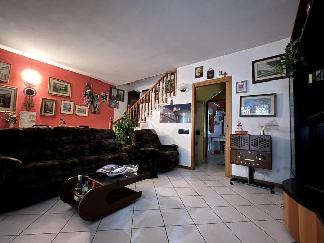 Villa Schiera in vendita a Rimini, Reggio Emilia