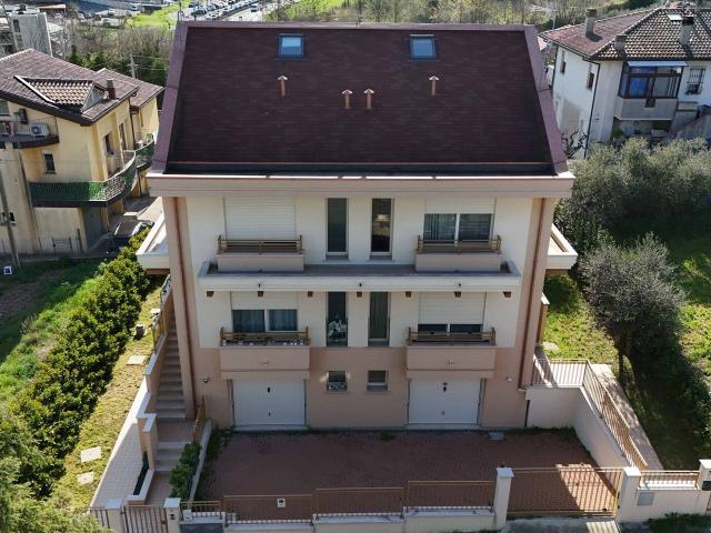 Villa Schiera in vendita a Rimini, Reggio Emilia