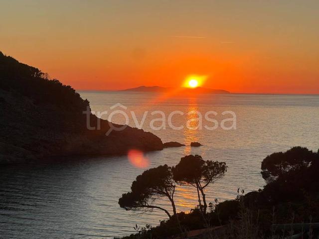 Villa Schiera in vendita a Rio, Toscana