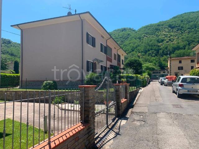 Villa Schiera in vendita a Unione dei comuni Media Valle del Serchio, Borgo A Mozzano