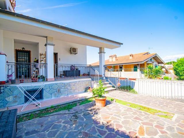 Villa Schiera in vendita a Roma Capitale, Lazio