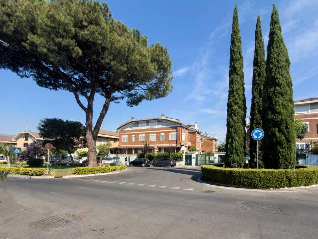 Villa Schiera in vendita a Madonnetta, Roma Capitale
