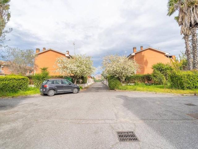Villa Schiera in vendita a Municipio Roma VII, Roma Capitale