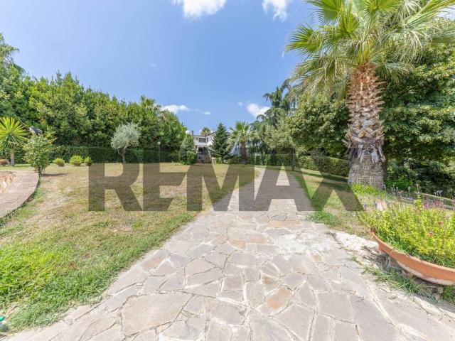 Villa Schiera in vendita a Municipio Roma XV, Roma Capitale
