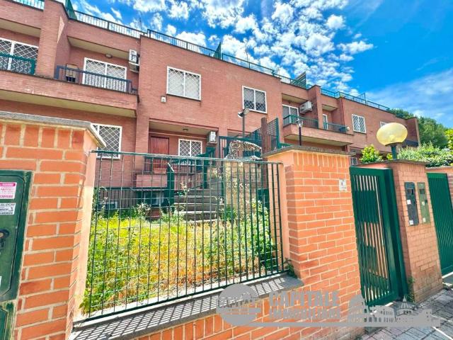 Villa Schiera in vendita a Torrino, Roma