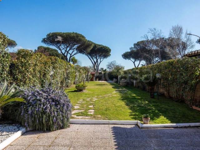 Villa Schiera in vendita a Municipio Roma X, Roma Capitale