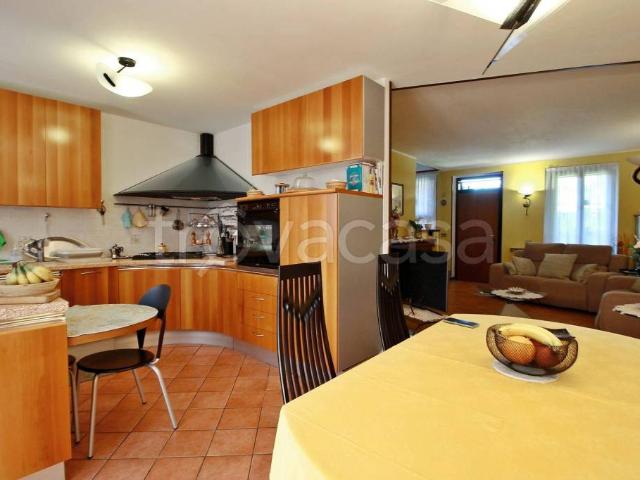 Ville Schiera in vendita a Roncello