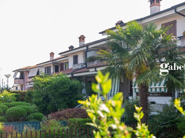Villa Schiera in vendita a Ronco Briantino, Lombardia
