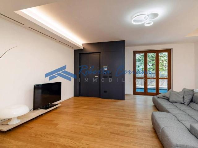 Villa Schiera in vendita a Rovello Porro, Lombardia