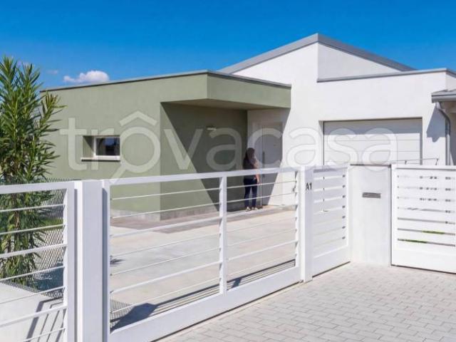 Villa Schiera in vendita a Castelletto, Roverbella