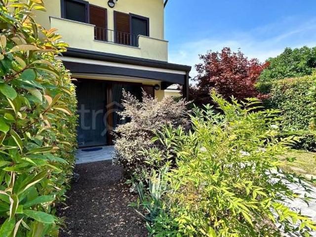 Villa Schiera in vendita a Pontesesto, Rozzano