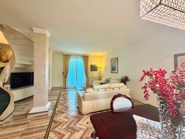 Villa Schiera in vendita a Badia a Elmi, San Gimignano