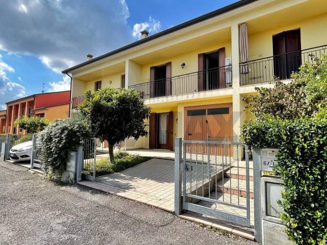 Villa Schiera in vendita a Caselle de' Ruffi, Villanova Di Camposanpiero