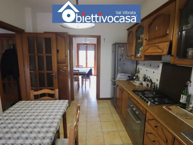 Villa Schiera in vendita a Unione dei Comuni della Val Vibrata, Sant'egidioalla Vibrata