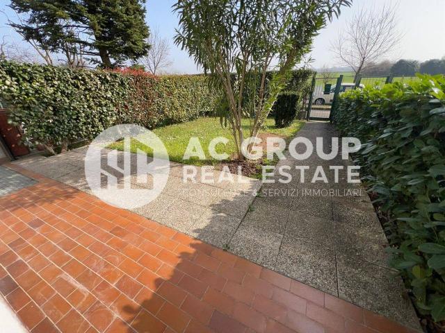 Villa Schiera in vendita a Cassina Ferrara, Saronno