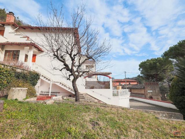 Villa Schiera in vendita a Unione dei comuni Valli del Reno, Lavino e Samoggia, Sasso Marconi