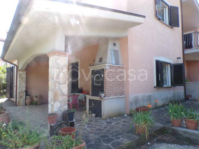 Villa Schiera in vendita a Scandriglia, Lazio