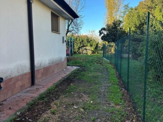 Villa Schiera in vendita a Sermoneta, Lazio
