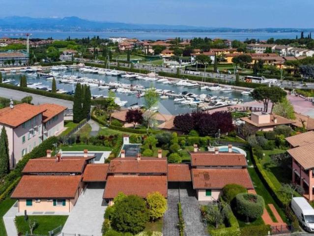 Villa Schiera in vendita a Lugana, Sirmione